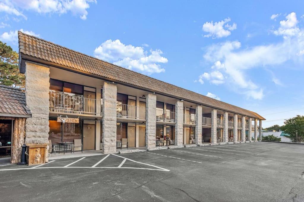 Stonegate Lodge 2 Queen Beds Fast Wifi 50In Tv Salt Water Pool Room # 305 Eureka Springs Dış mekan fotoğraf