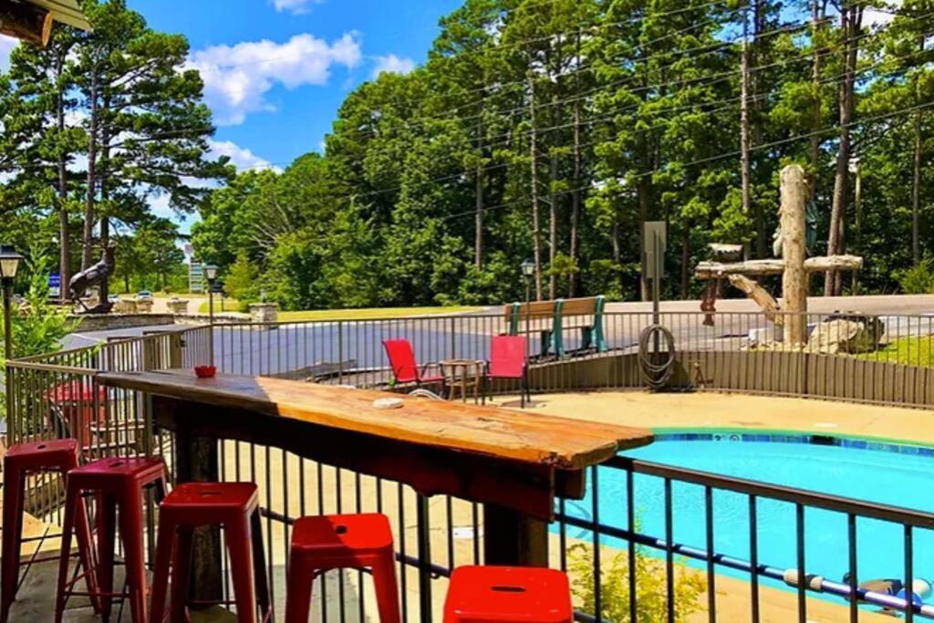 Stonegate Lodge 2 Queen Beds Fast Wifi 50In Tv Salt Water Pool Room # 305 Eureka Springs Dış mekan fotoğraf