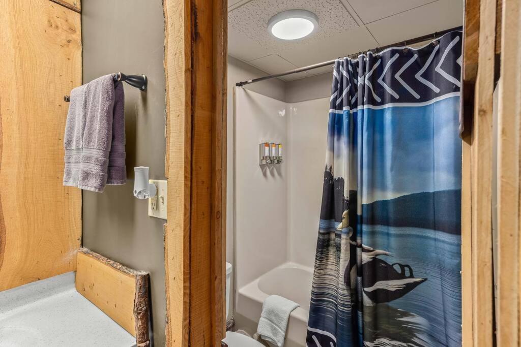 Stonegate Lodge 2 Queen Beds Fast Wifi 50In Tv Salt Water Pool Room # 305 Eureka Springs Dış mekan fotoğraf